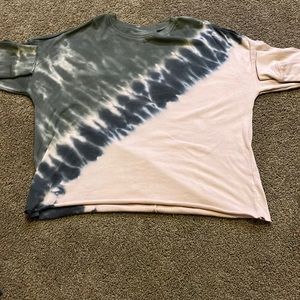Size XL tie-dye sweater